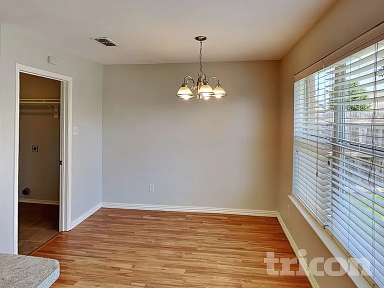 1012 Rachel St — Photo 4