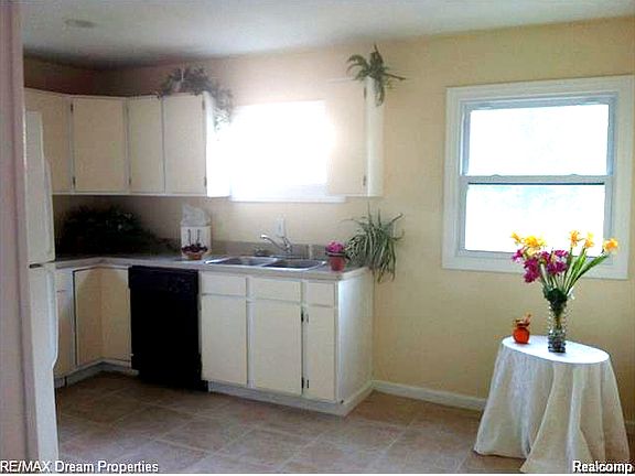 5th image of 28596 Krauter St