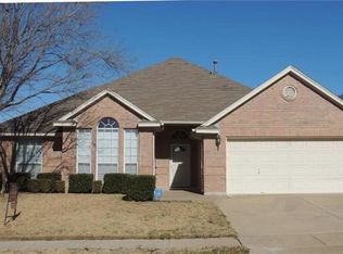 6017 Hillview Dr, Watauga, TX 76148
