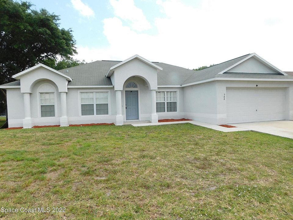 1st image of 944 Walden Blvd SE