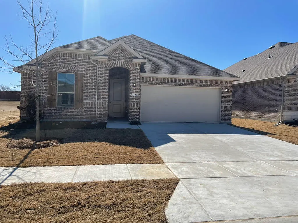 3 bed, 1711 sqft, $2,475 — Photo 1