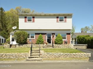 19 Lawrence St, Waterford, NY 12188