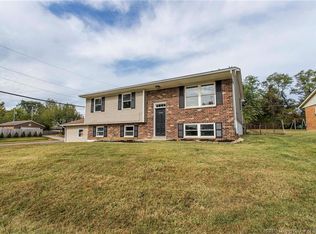 1310 Ridgeway Dr, Jeffersonville, IN 47130