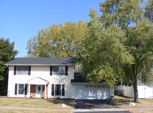 668 Newport St S, Roselle, IL 60172