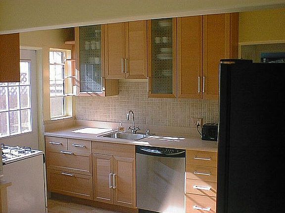 2nd image of 715 E 111th Pl
