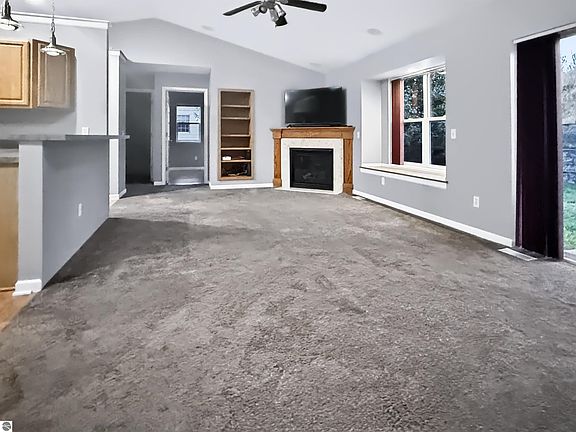 5th image of 1363 Pollard Ln