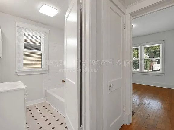3rd image of 1238 Manitau Ave
