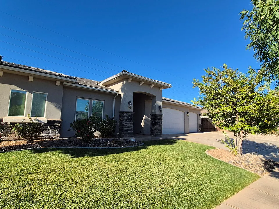 166 W Chesterfield Dr