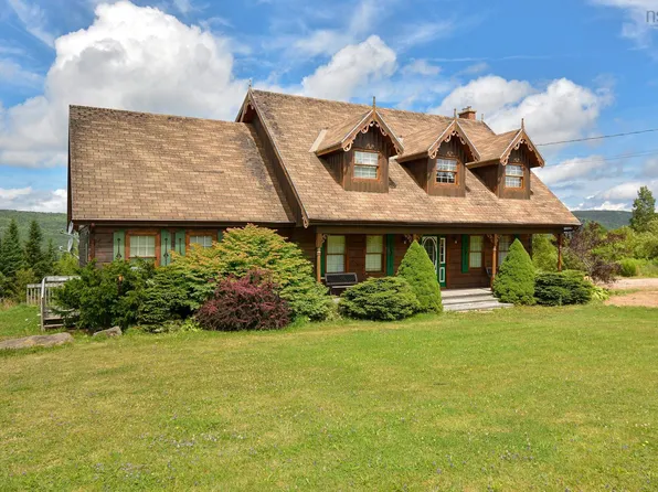 776 Highway 105, Boularderie East, NS B1X 1J4