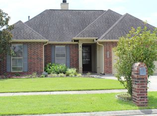 102 Spanish Moss Ln, Broussard, LA 70518