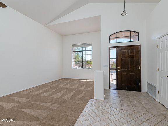 3rd image of 5537 N Hopbush Pl