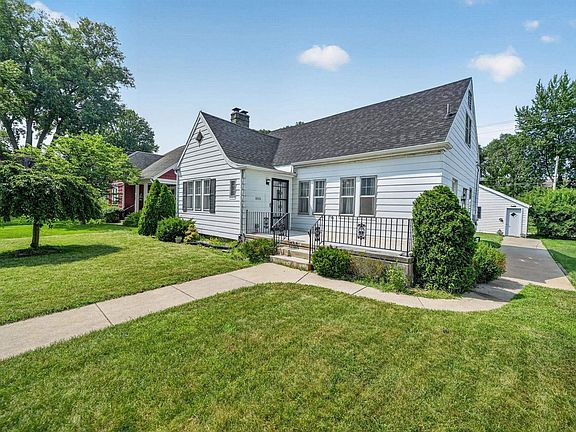 3rd image of 723 W Angela Blvd