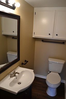 2nd image of 1913 Melrose Ave APT D