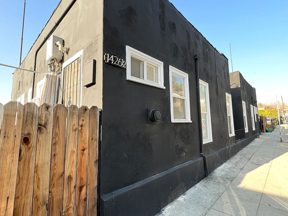 1st image of 1426 Fairbanks Pl