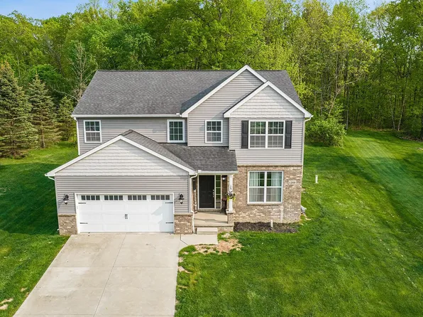 1201 Butternut Ct, Fenton, MI 48430