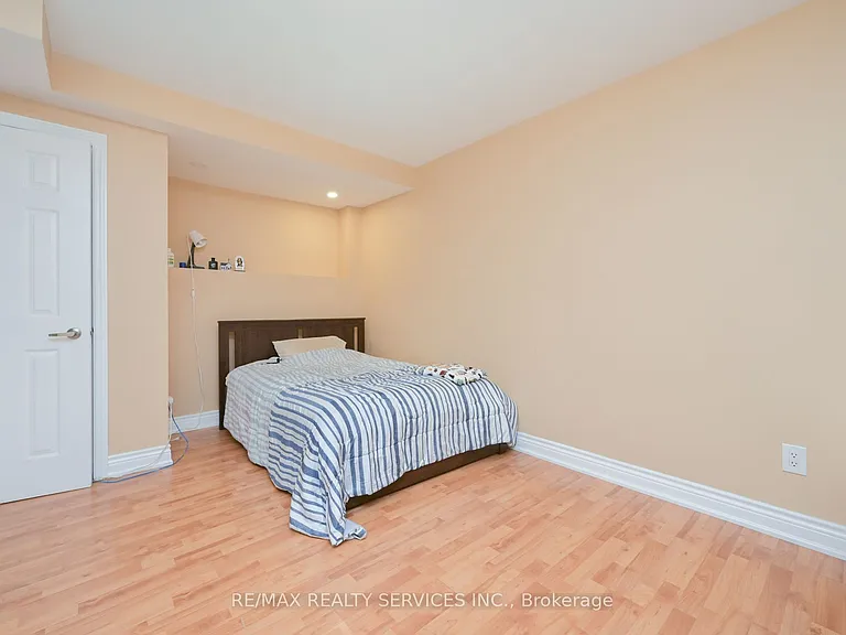 42 Brambirch Cres — Photo 13