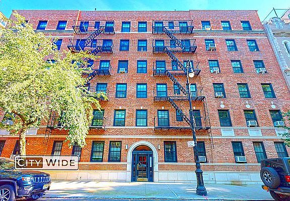 5th image of 30 Charlton St APT 6E