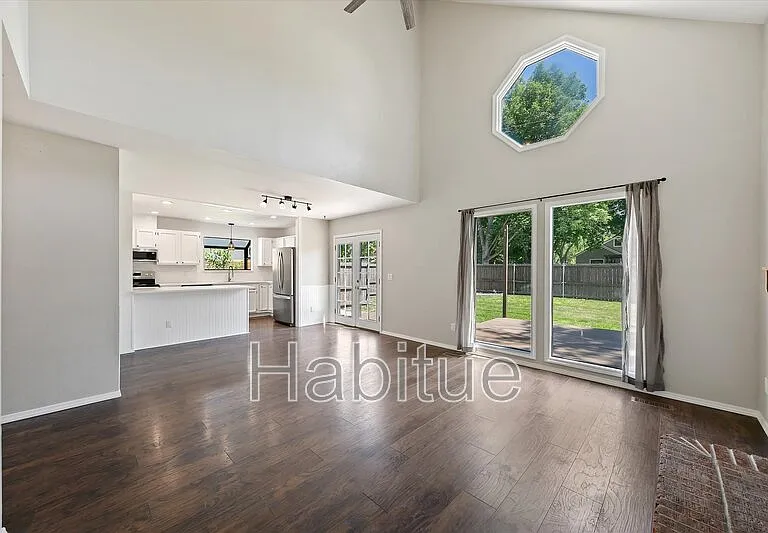 2403 W Irene St — Photo 16