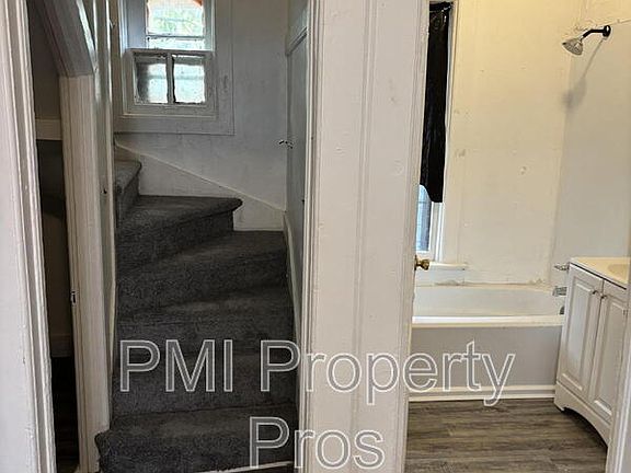 3rd image of 615 W Chambers St