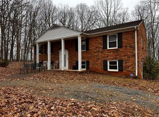 117 Whitcomb Ln, Goode, VA 24556