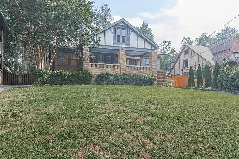 1 bed, 1.0 bath, 590 sqft, $1,745 — Photo 2