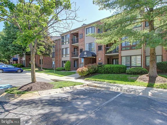 4th image of 18020 Chalet Dr APT 202