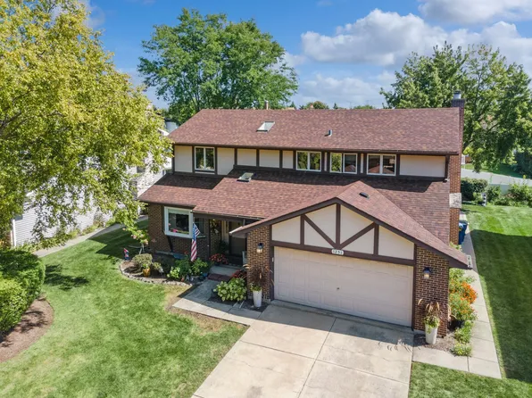 1251 N Scarlet Dr, Addison, IL 60101