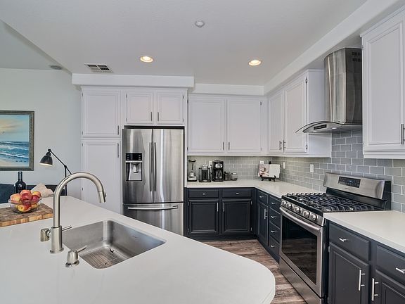 3rd image of 2746 Escala Cir