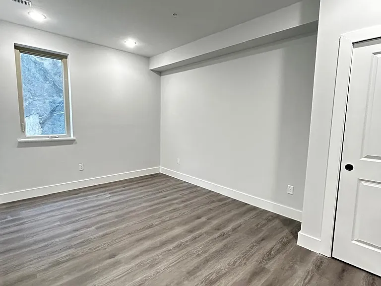 1108 W Dauphin St #203 — Photo 4