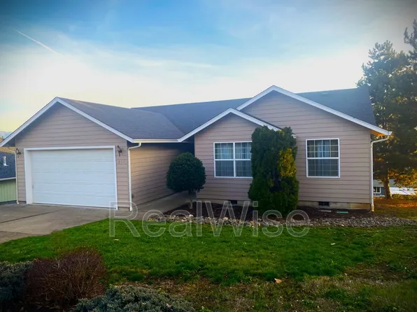 293 Armande Loop, Roseburg, OR 97471