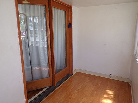 3rd image of 507 Leonard Ave