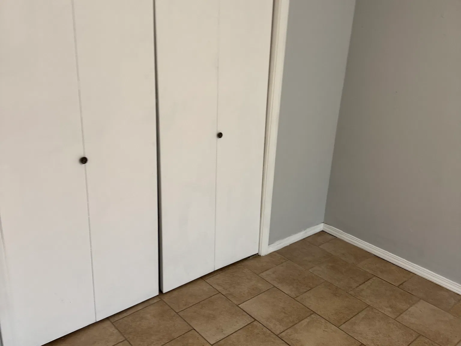 2 bed, 1075 sqft, $950 — Photo 3