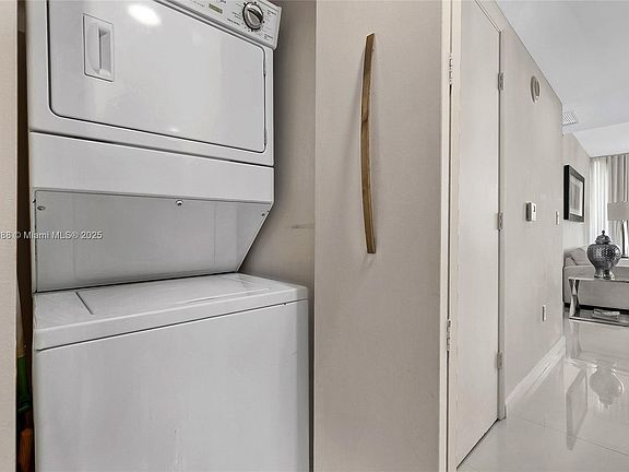2nd image of 485 Brickell Ave APT 3602