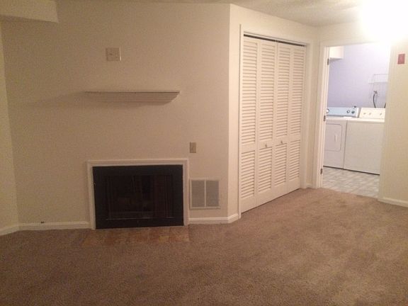 5th image of 359 Farrwood Dr