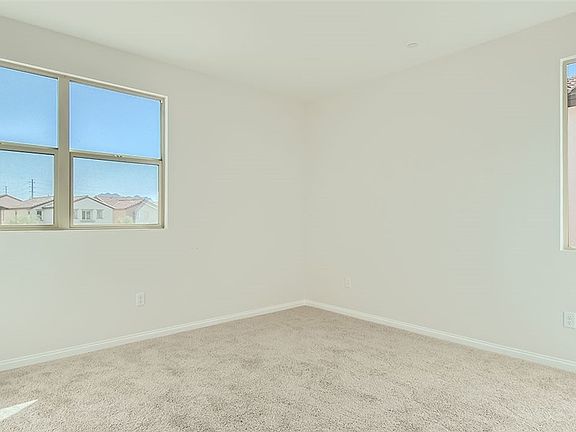 4th image of 715 N Water St