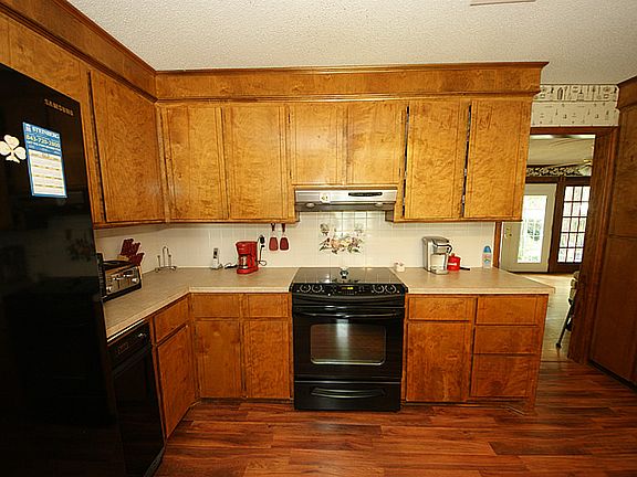 4th image of 129 Fox Chase Dr