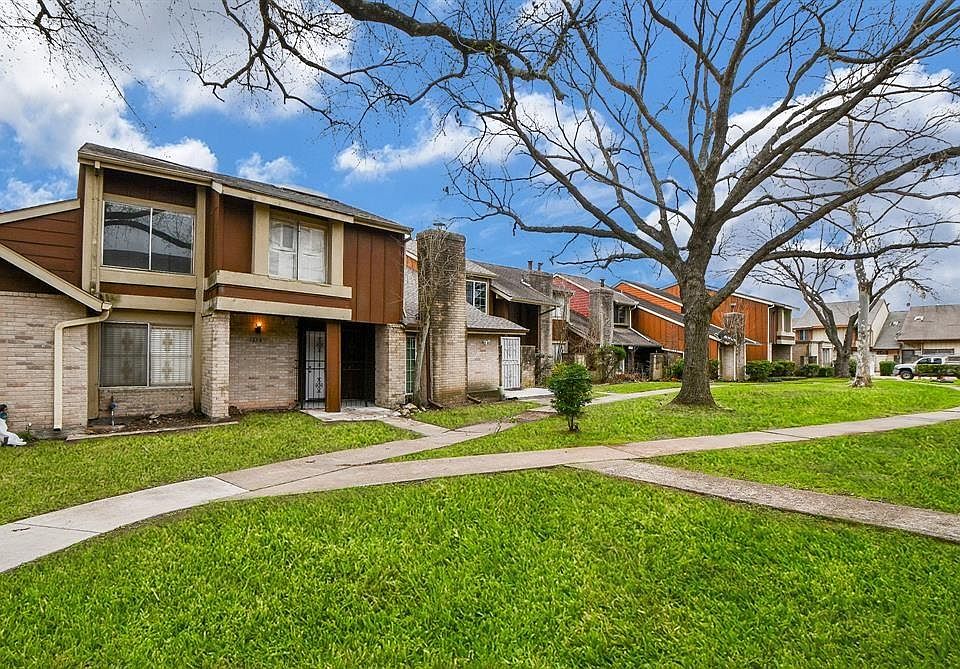 1st image of 12569 Wellington Park Dr