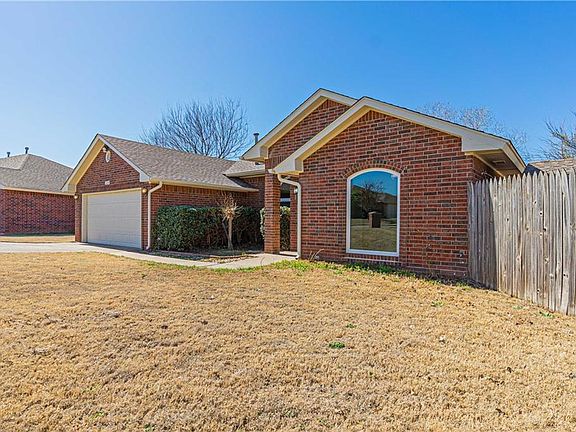 2nd image of 2724 Tioga Cir