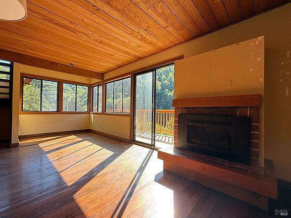 2nd image of 838 Autumn Lane