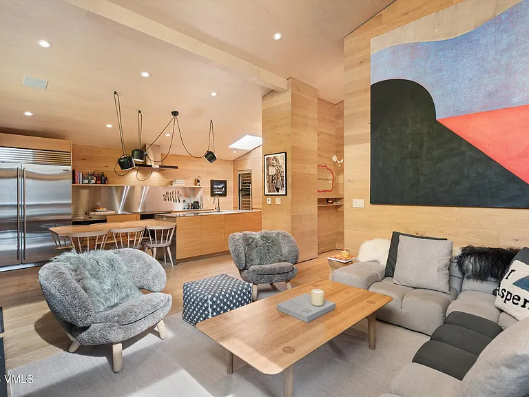 800 S Monarch St #9 — Photo 11