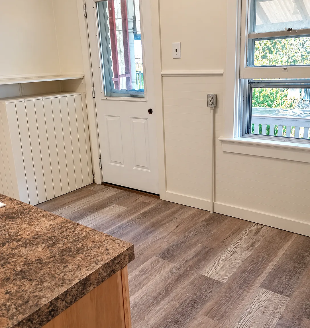 Spacious 4-Bedroom Home with Large Living Areas & Covered Porch — Photo 4