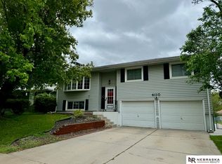 4110 Paxton Cir, Lincoln, NE 68521