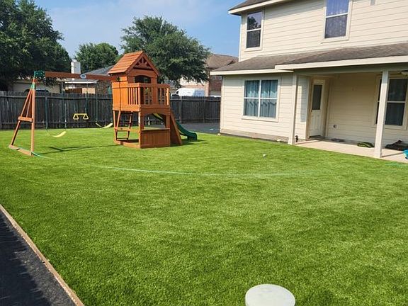 3rd image of 6927 Sterling Hollow Dr