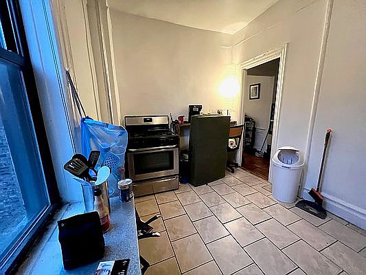 5th image of 1110 Carroll St APT 14