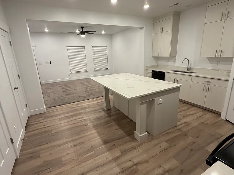 2736 E Kistler Aly — Photo 14