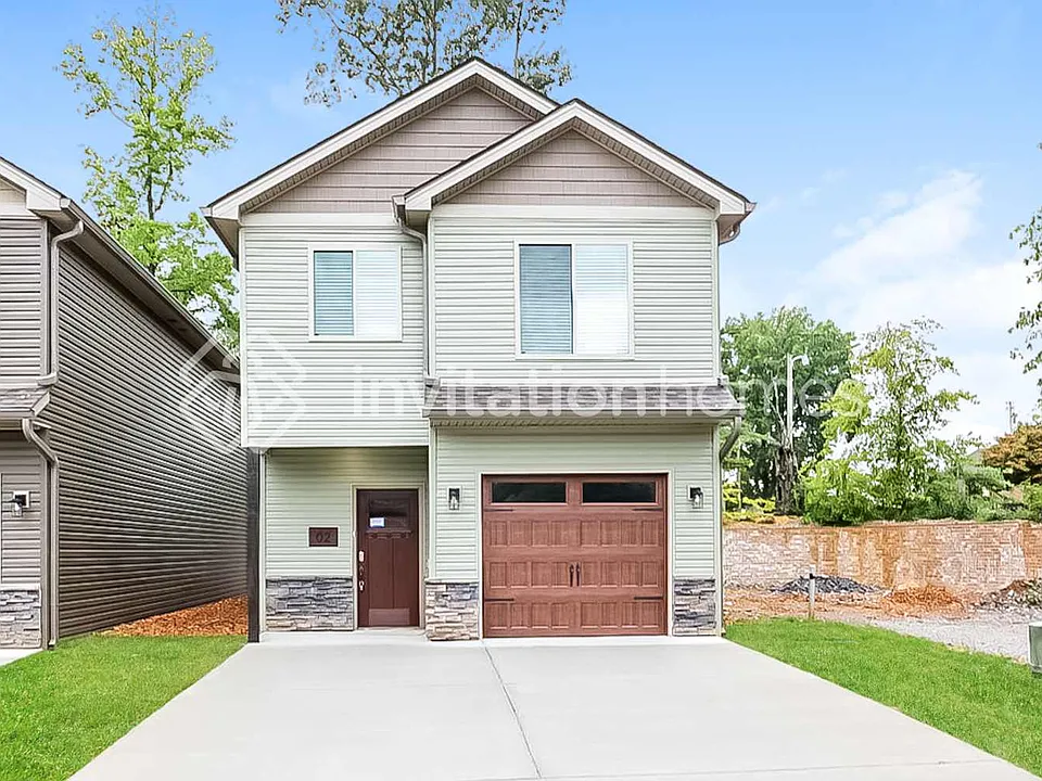 211 Golf Club Ln #2