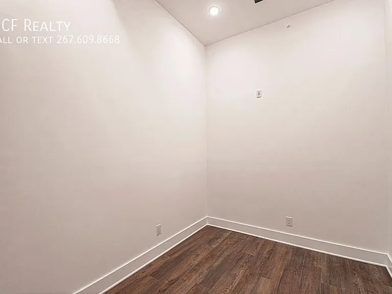 1211 Bainbridge St #2B — Photo 9