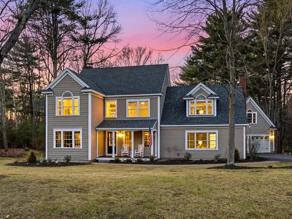 35 Winterberry Lane, Stratham, NH 03885