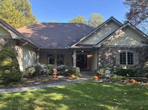 683 Grande Oaks Drive, Todd, NC 28684