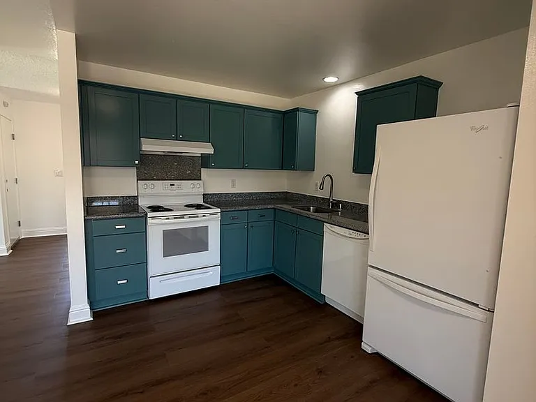 5874 Moraga Ave — Photo 7